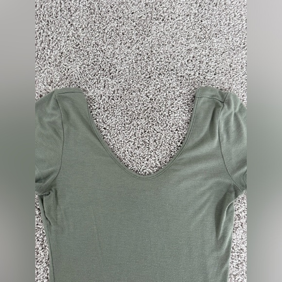 Crop Top - Picture 3 of 8